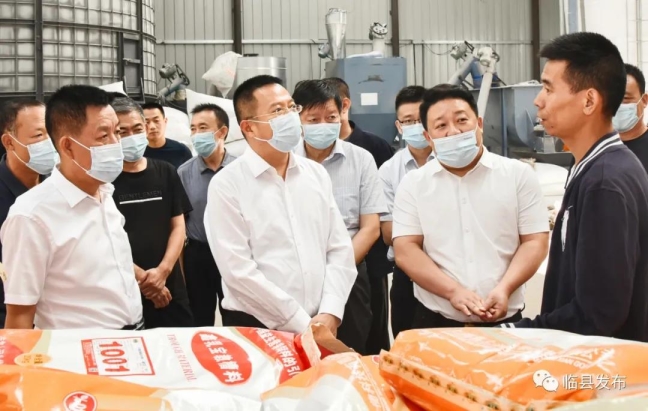 张广勇在临县调研生猪产业、转型创新和易地搬迁后续产业发展等情况